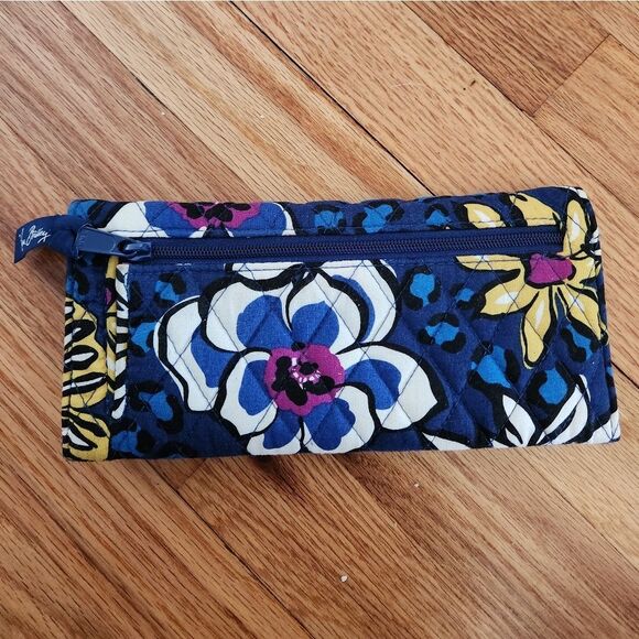 Vera Bradley Wallet Floral Quilted Women's Clutch - Picture 2 of 7